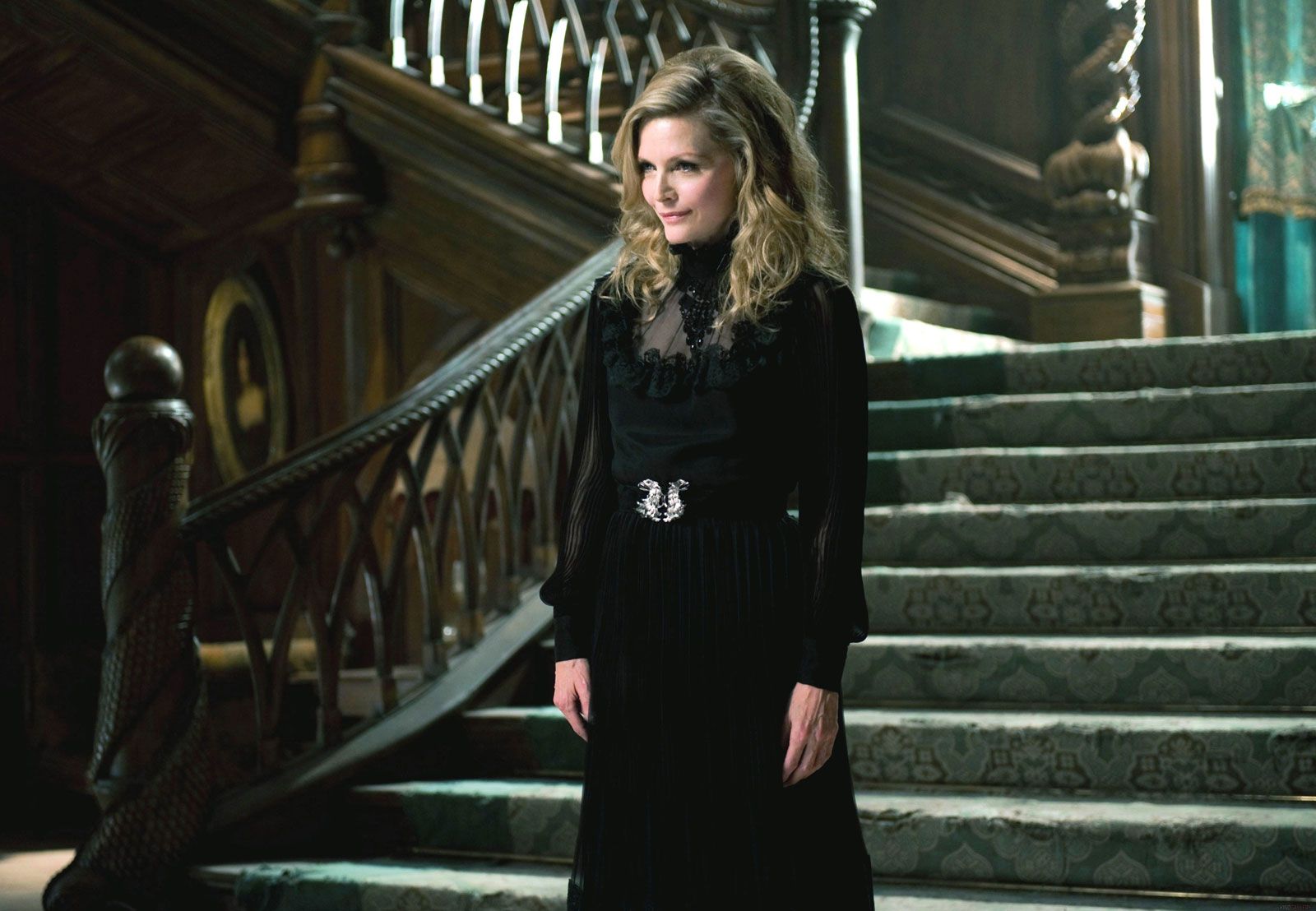 Michelle Pfeiffer Dark Shadows - Fear Street Store